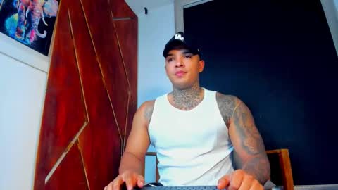 Snapshot of aquiles_elpapi chatting on 11/16/25, 10:48 AquilesElpapi online show from 11/16/25, 10:48