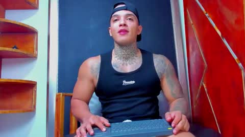 Snapshot of aquiles_elpapi chatting on 02/18/26, 12:06 AquilesElpapi online show from 02/18/26, 12:06
