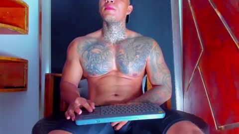 Snapshot of aquiles_elpapi chatting on 03/20/26, 10:36 AquilesElpapi online show from 03/20/26, 10:36