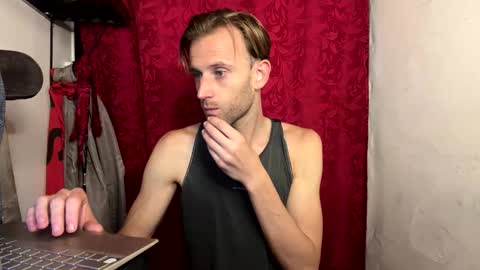 Aquilesmade online show from 10/12/25, 07:24