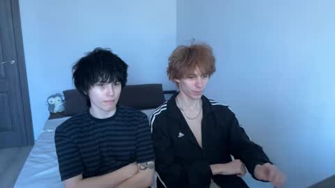 Snapshot of ar1zze chatting on 03/30/26, 09:43 zik and kris online show from 03/30/26, 09:43