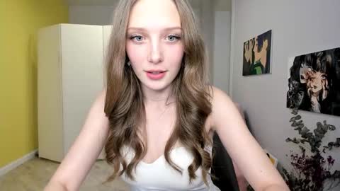 Lina online show from 10/06/25, 10:45