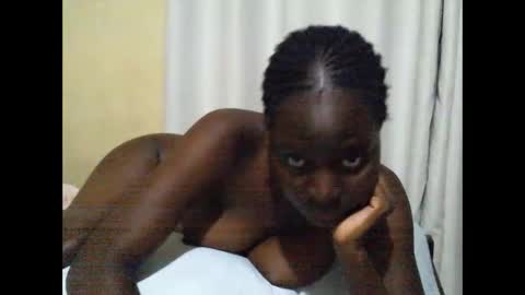 Snapshot of ara_bellah chatting on 10/30/25, 10:43 ara bellah online show from 10/30/25, 10:43