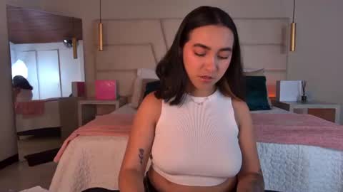 Snapshot of arabella__1 chatting on 06/19/26, 02:16 Arabella online show from 06/19/26, 02:16