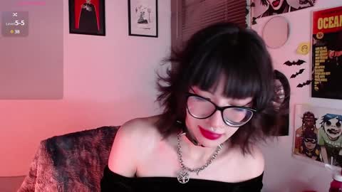 Snapshot of arabella_stone chatting on 01/28/25, 03:25 Arabella online show from 01/28/25, 03:25