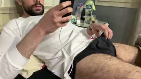 Snapshot of arabman991 chatting on 02/26/25, 01:00 Egyptian Man online show from 02/26/25, 01:00