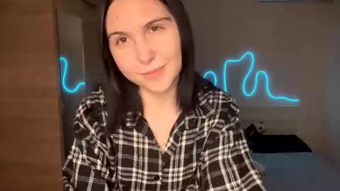 Emi online show from 02/10/26, 04:44