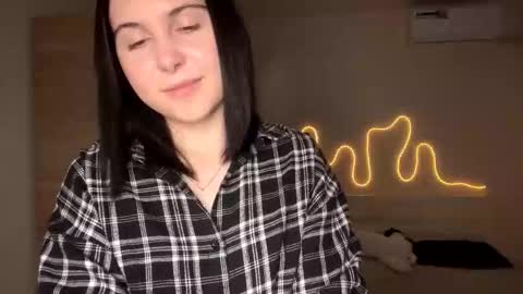 Emi online show from 02/11/26, 04:45