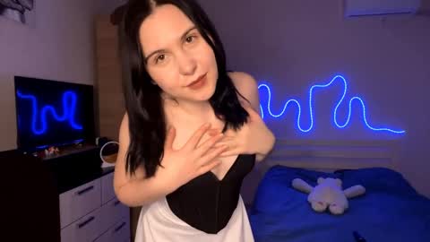 Emi online show from 04/19/26, 04:17