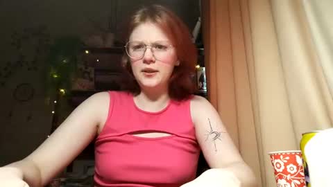 Snapshot of aracelisisofo chatting on 07/15/26, 12:10 Sarah online show from 07/15/26, 12:10
