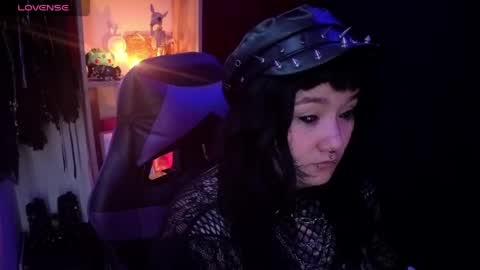 Snapshot of aradia66 chatting on 05/18/26, 03:35 Carolain online show from 05/18/26, 03:35