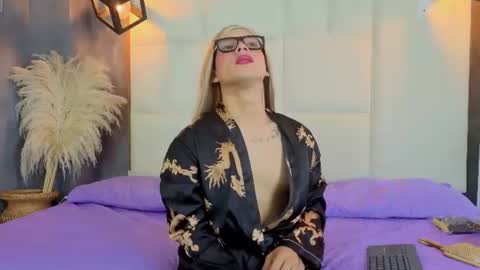 Snapshot of aranza_jones chatting on 06/24/26, 12:37 Aranza online show from 06/24/26, 12:37