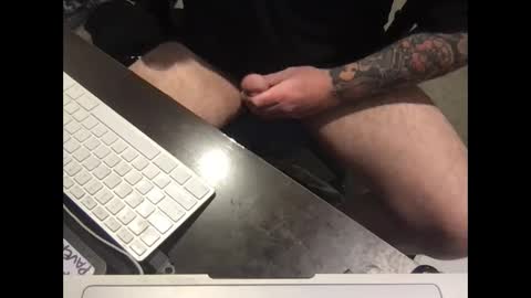 Snapshot of arcade76 chatting on 11/17/25, 07:14 arcade76 online show from 11/17/25, 07:14