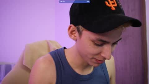 Snapshot of archi_love chatting on 10/18/25, 02:47 ARCHIBALDO online show from 10/18/25, 02:47