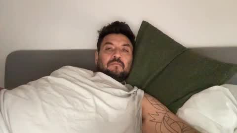 archieyahoo online show from 01/27/25, 03:39