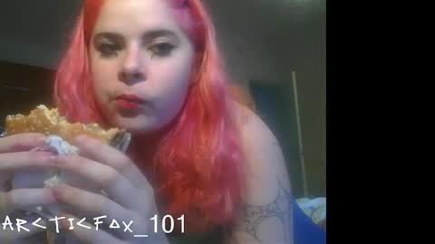 Snapshot of arcticfox_101 chatting on 06/06/26, 11:04 Daisy online show from 06/06/26, 11:04
