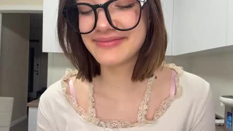 Caroline online show from 04/11/26, 02:10