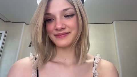 Caroline online show from 06/29/26, 04:18