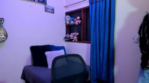 Snapshot of ares_johnsonn chatting on 02/20/25, 03:12 Ares online show from 02/20/25, 03:12