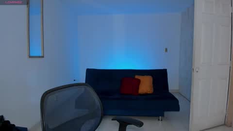 Snapshot of ares_johnsonn chatting on 10/02/25, 12:01 Ares online show from 10/02/25, 12:01