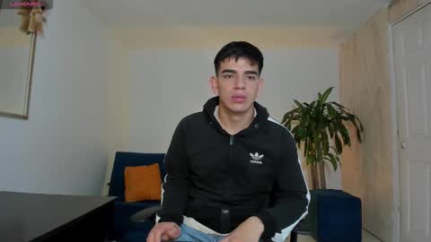 Snapshot of ares_johnsonn chatting on 10/16/25, 01:23 Ares online show from 10/16/25, 01:23