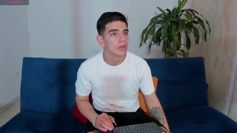 Snapshot of ares_johnsonn chatting on 10/20/25, 06:08 Ares online show from 10/20/25, 06:08