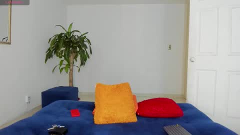Snapshot of ares_johnsonn chatting on 11/01/25, 04:42 Ares online show from 11/01/25, 04:42