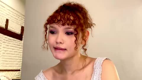 Snapshot of aresha_viree chatting on 05/18/26, 03:24 Aresha online show from 05/18/26, 03:24