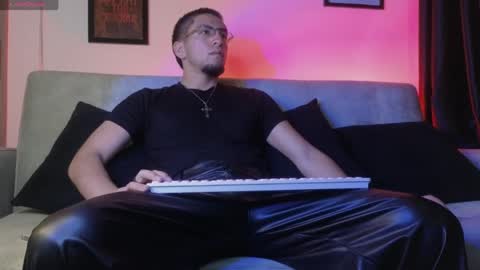 Mateo online show from 04/18/26, 02:10