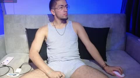Snapshot of aresmassimox chatting on 05/02/26, 12:32 Mateo online show from 05/02/26, 12:32