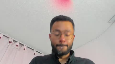 Snapshot of arez_vortex_ chatting on 05/01/26, 06:01 Alex Cortez online show from 05/01/26, 06:01