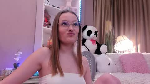 Snapshot of ari3el chatting on 02/05/26, 09:52 Ariel online show from 02/05/26, 09:52