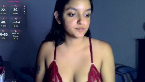 Snapshot of ari_20_ chatting on 05/11/26, 11:35 Bella online show from 05/11/26, 11:35