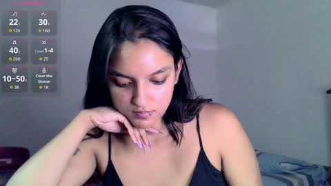 Snapshot of ari_20_ chatting on 05/19/26, 07:09 Bella online show from 05/19/26, 07:09