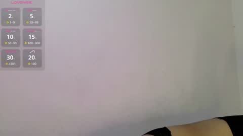 Snapshot of ari_20_ chatting on 06/25/26, 02:22 Bella online show from 06/25/26, 02:22