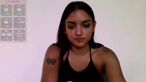 Snapshot of ari_20_ chatting on 06/27/26, 05:18 Bella online show from 06/27/26, 05:18