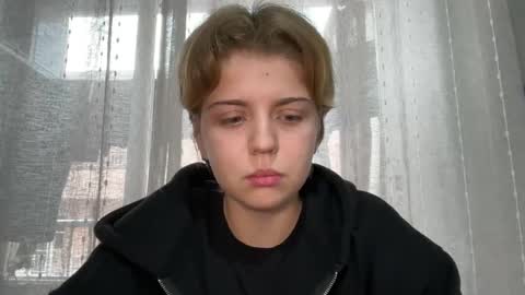 Snapshot of ari_crystal chatting on 01/13/26, 04:12 ari_crystal online show from 01/13/26, 04:12