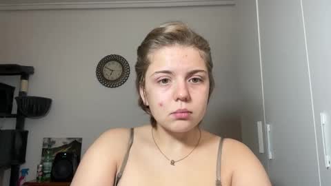 Snapshot of ari_crystal chatting on 02/18/26, 04:47 ari_crystal online show from 02/18/26, 04:47