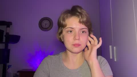 Snapshot of ari_crystal chatting on 03/03/26, 04:13 ari_crystal online show from 03/03/26, 04:13