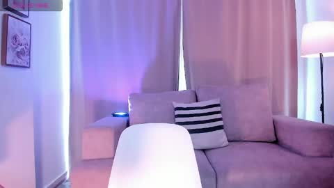Snapshot of ari_es chatting on 05/05/26, 02:25 Ari online show from 05/05/26, 02:25