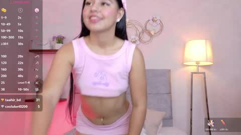 Snapshot of ari_lovely18 chatting on 05/15/26, 12:17 Im Ari online show from 05/15/26, 12:17