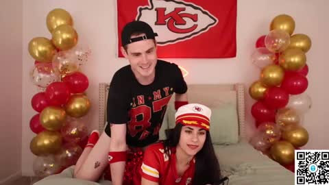 Snapshot of ari_lovexo chatting on 02/09/25, 09:17 Ari and Penn online show from 02/09/25, 09:17