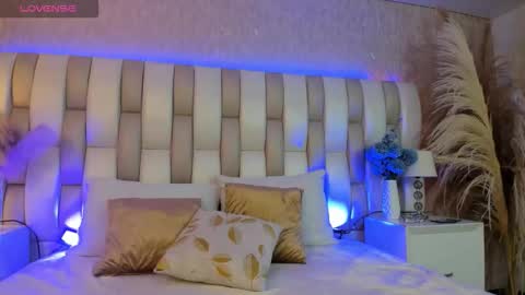 ari_lynn_ online show from 11/27/25, 03:19