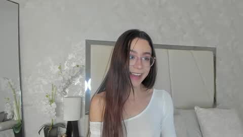Snapshot of ari_wilde chatting on 06/07/26, 12:20 Ari Wilde online show from 06/07/26, 12:20