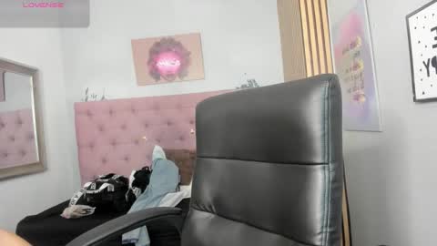 Snapshot of aria__monroe chatting on 03/14/26, 10:42 aria__monroe online show from 03/14/26, 10:42