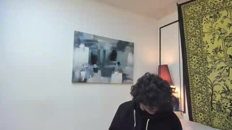 aria y orien  online show from 11/28/25, 11:02