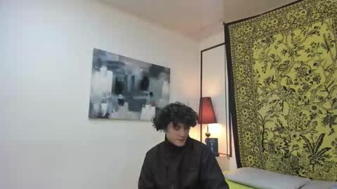 aria y orien  online show from 12/04/25, 10:57