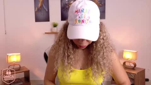 aria_bliss_01 online show from 11/06/25, 01:23