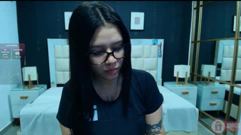 Snapshot of aria_bloomer chatting on 05/29/26, 11:41 Ari online show from 05/29/26, 11:41