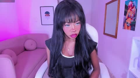 Snapshot of aria_brown_19 chatting on 01/19/25, 04:57 ARIA online show from 01/19/25, 04:57